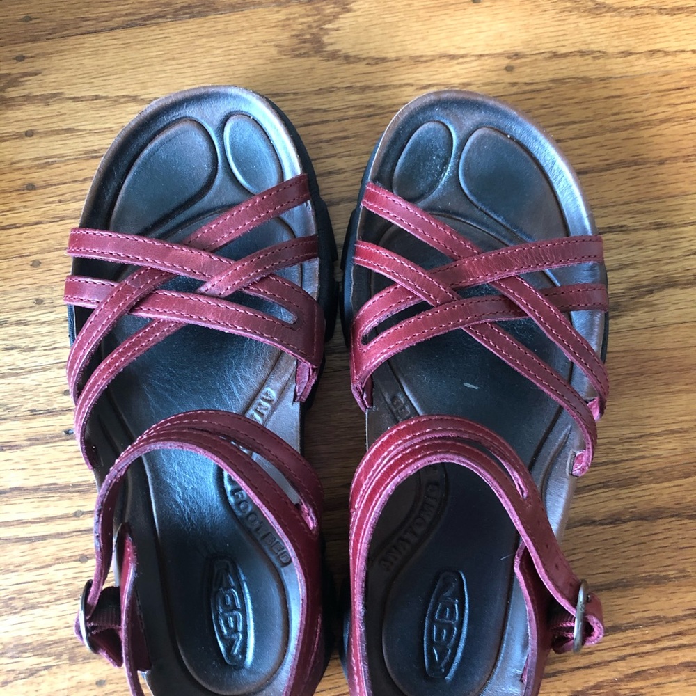 Sandals - Picture 4 of 4